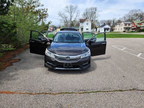 Used 2016 Honda Accord EX image 24
