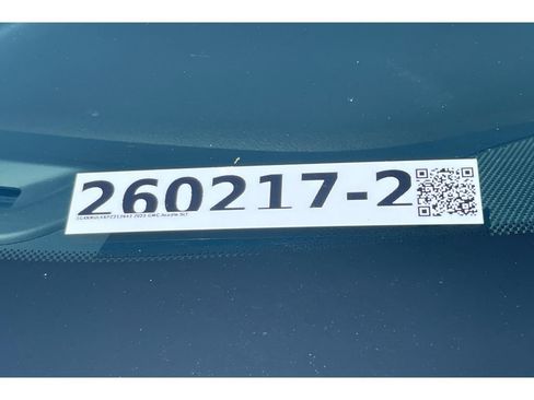 Used 2023 GMC Acadia SLT AWD/4WD image 55