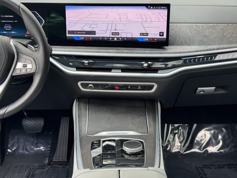 Used 2024 BMW X5 sDrive40i w/ Premium Package RWD image 25