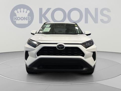 Used 2021 Toyota RAV4 LE FWD image 11