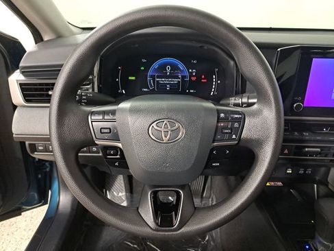 Used 2025 Toyota Camry LE w/ Convenience Package image 26