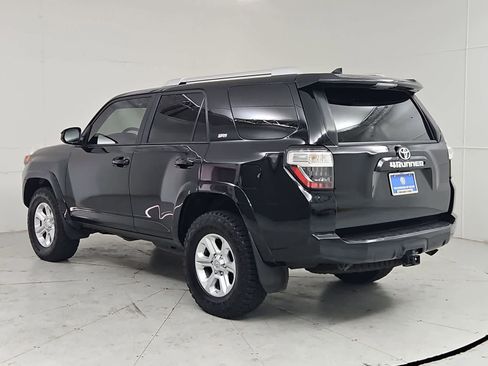 Used 2018 Toyota 4Runner SR5 AWD/4WD image 4