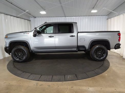 Certified 2025 Chevrolet Silverado 2500 ZR2 w/ Technology Package AWD/4WD image 2
