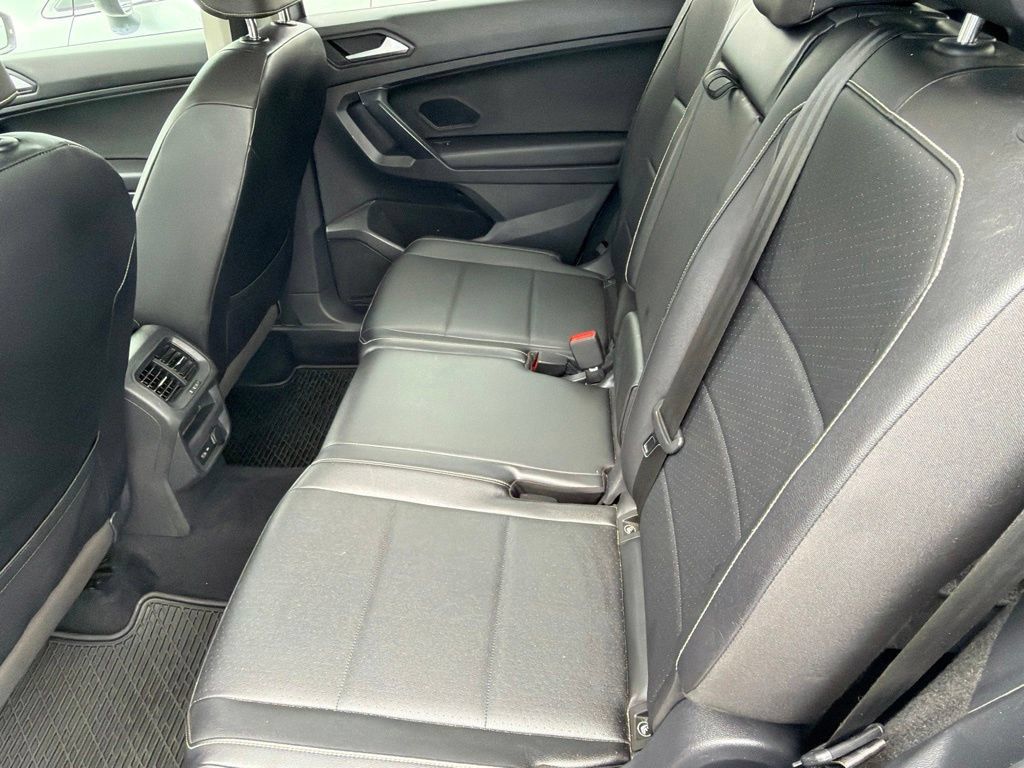 Used 2021 Volkswagen Tiguan SE w/ Panoramic Sunroof Package AWD/4WD image 21