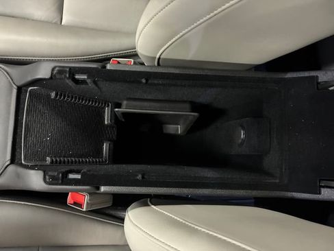 Used 2023 Cadillac XT4 Premium Luxury FWD image 26