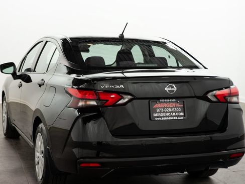 Used 2022 Nissan Versa S FWD image 10