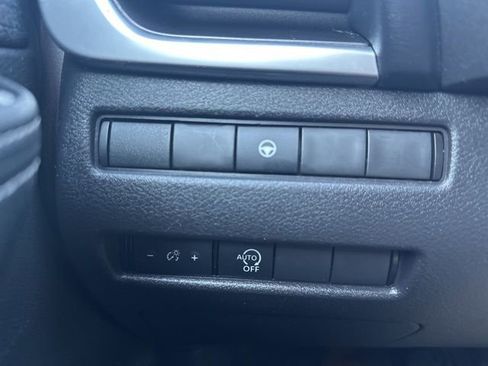 Used 2023 Nissan Rogue SV image 21