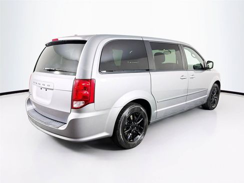 Used 2015 Dodge Grand Caravan SE w/ Quick Order Package 29E SE FWD image 11