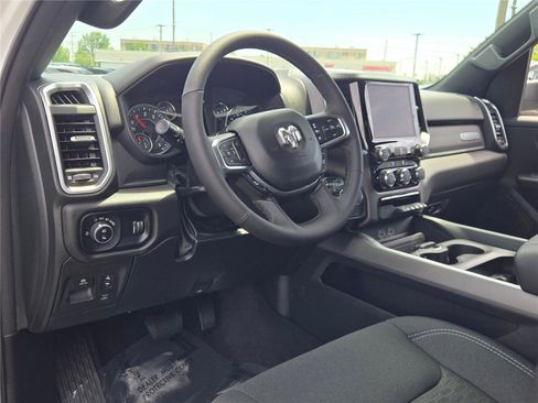 Used 2025 RAM 1500 Big Horn AWD/4WD image 33