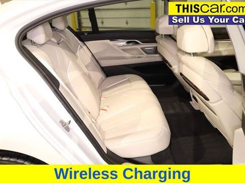 Used 2021 BMW 750i xDrive w/ Executive Package AWD/4WD image 30