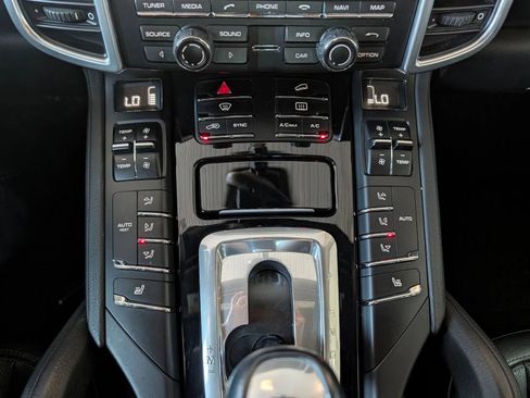 Used 2014 Porsche Cayenne AWD/4WD image 38