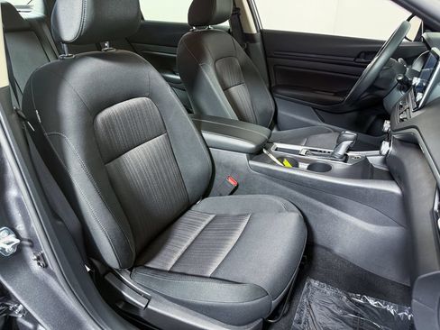 Certified 2025 Nissan Altima 2.5 S FWD image 13