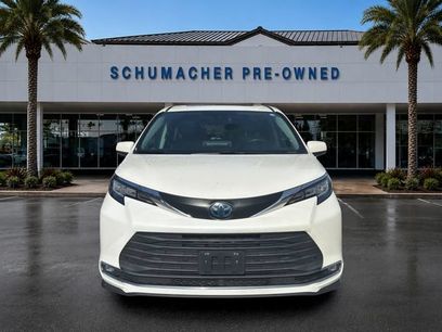 Used 2021 Toyota Sienna XLE