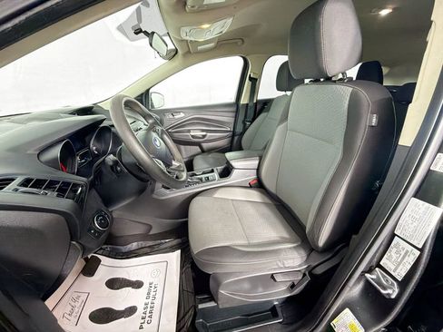 Used 2017 Ford Escape SE image 19