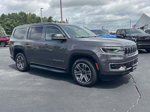 Used 2024 Jeep Wagoneer Series II w/ Flexible Seating Group AWD/4WD image 3