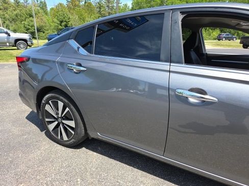 Used 2022 Nissan Altima 2.5 SV FWD image 28