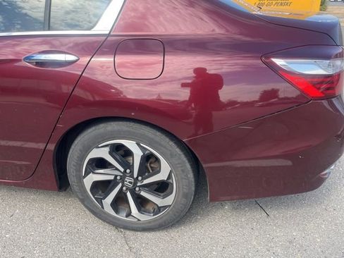 Certified 2017 Honda Accord EX-L image 10