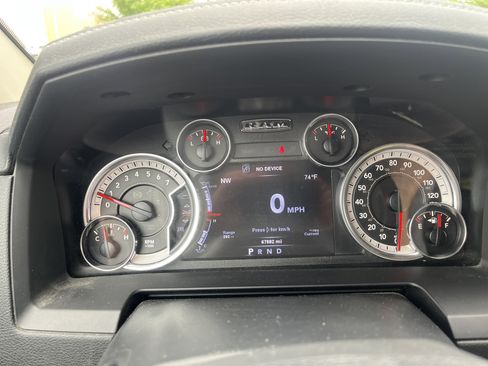 Used 2014 RAM 1500 Laramie RWD image 17