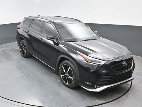 Used 2022 Toyota Highlander XSE image 19