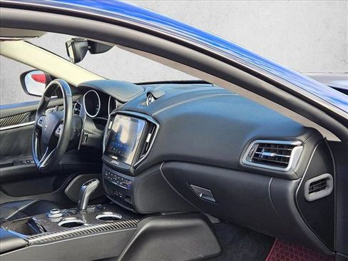Used 2019 Maserati Ghibli S GranSport image 22
