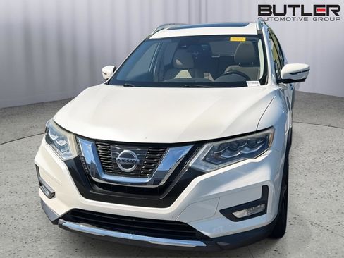 Used 2017 Nissan Rogue SL w/ SL Premium Package FWD image 3