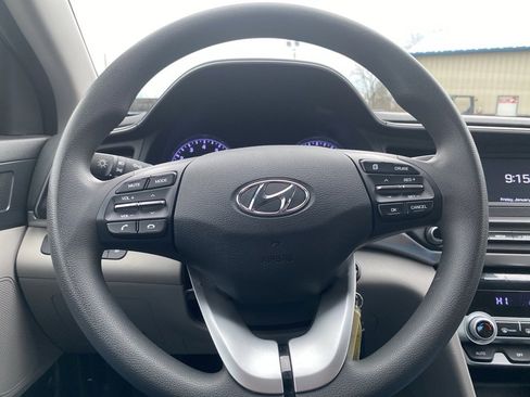 Used 2020 Hyundai Elantra SE image 21