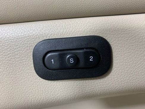 Used 2019 Jeep Grand Cherokee Limited AWD/4WD image 18