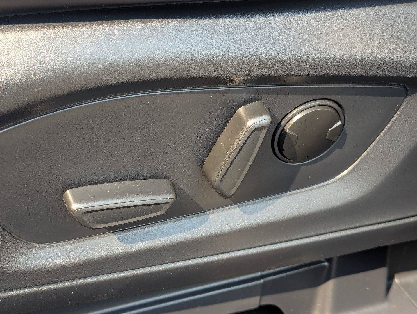 Used 2025 Ford Explorer ST-Line AWD/4WD image 28