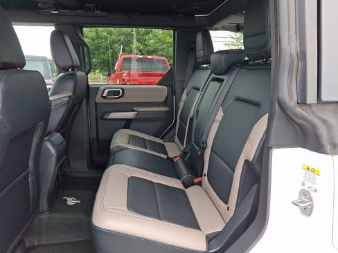 Used 2023 Ford Bronco Wildtrak AWD/4WD image 10