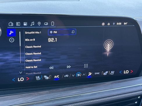 Used 2025 Chevrolet Suburban Premier image 26