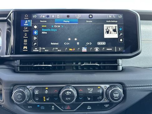 Certified 2025 Jeep Wrangler Unlimited Sahara AWD/4WD image 11
