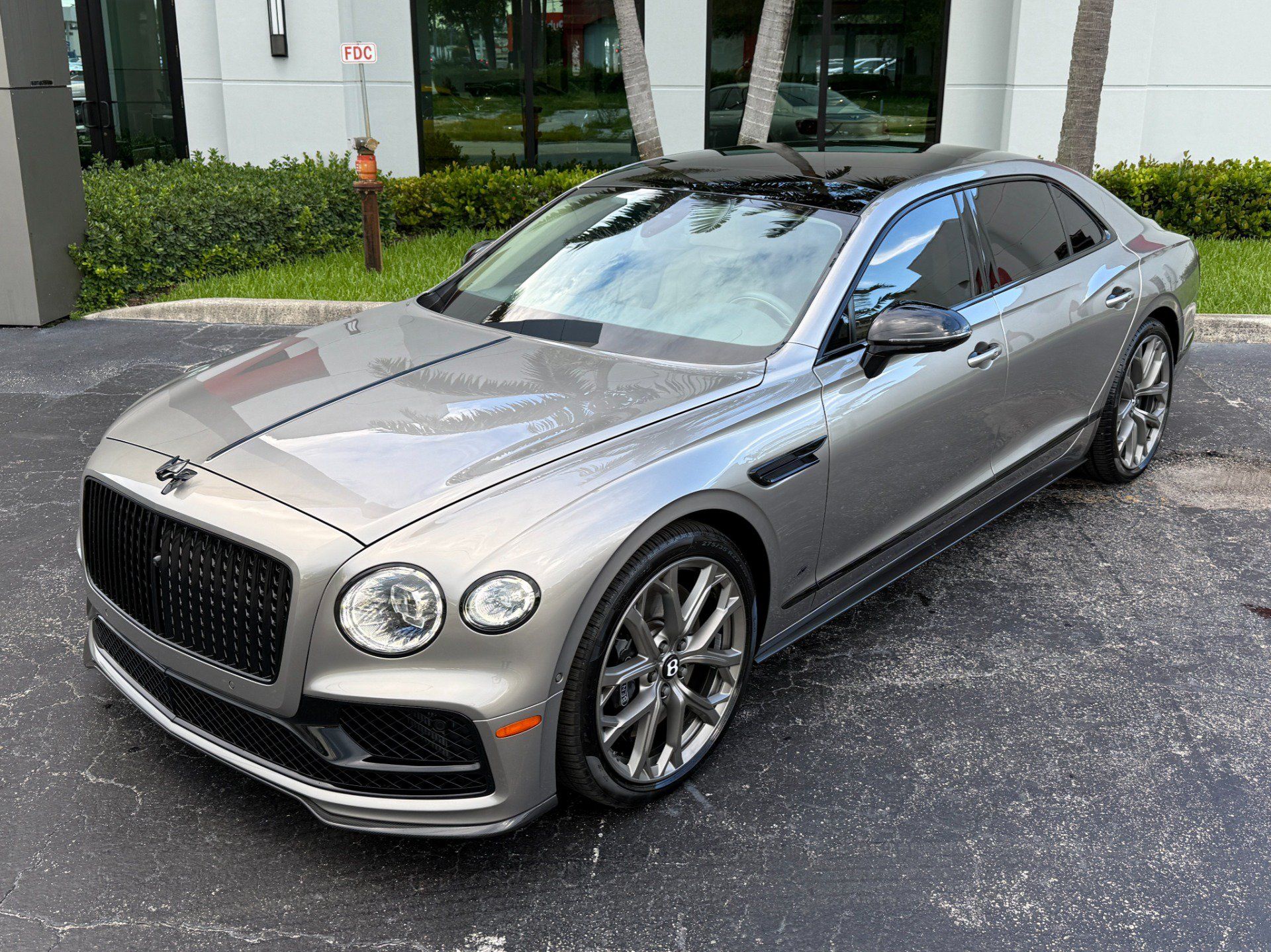 Used 2023 Bentley Flying Spur V8 AWD/4WD image 8