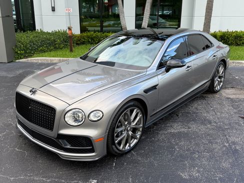 Used 2023 Bentley Flying Spur V8 AWD/4WD image 8
