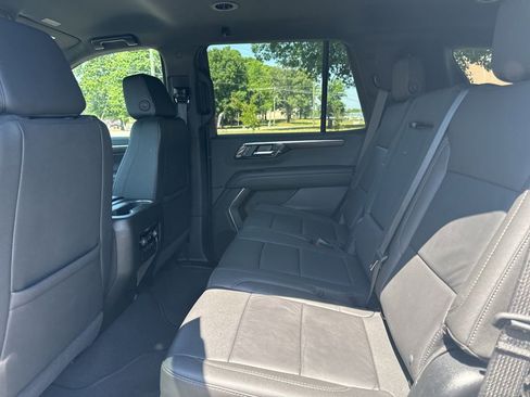 Used 2025 Chevrolet Tahoe LT AWD/4WD image 12