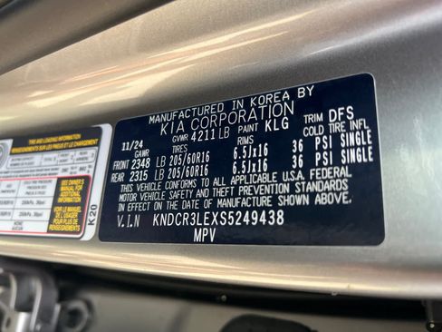 Certified 2025 Kia Niro EX FWD image 17