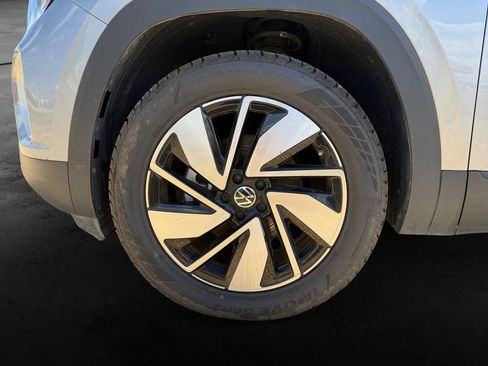 Used 2025 Volkswagen Atlas SE AWD/4WD image 12