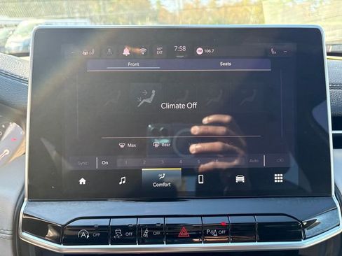 Used 2025 Jeep Compass Limited AWD/4WD image 32