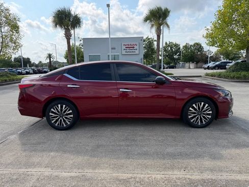 Used 2024 Nissan Altima 2.5 SV FWD image 6