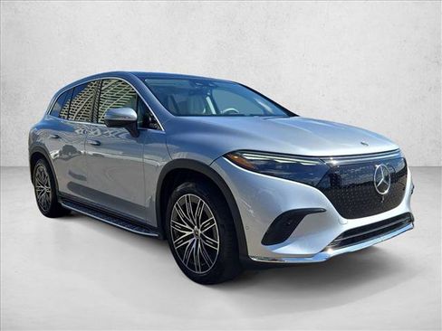 Used 2023 Mercedes-Benz EQS 450+ SUV image 3