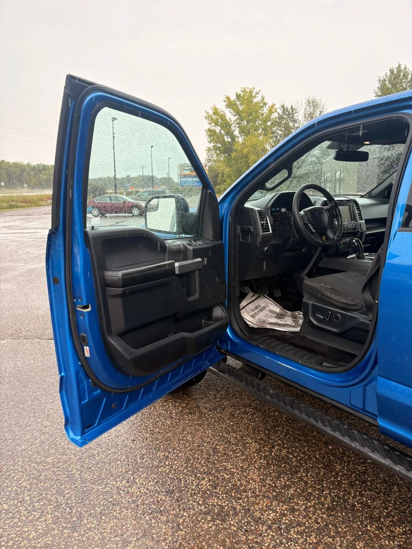Used 2015 Ford F150 XLT w/ Equipment Group 302A Luxury AWD/4WD image 10