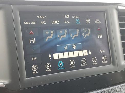 Used 2020 Chrysler Pacifica Touring-L image 16