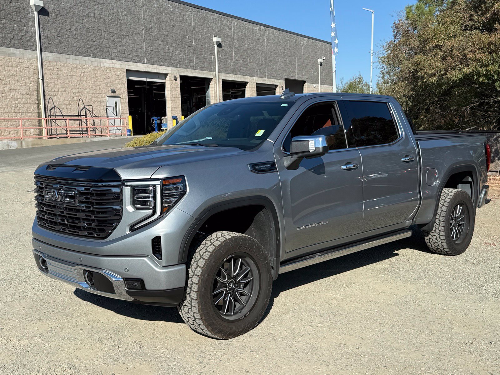 Used 2025 GMC Sierra 1500 Denali Ultimate AWD/4WD image 8