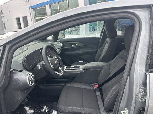 New 2026 Chevrolet Equinox EV LT image 17