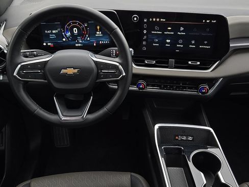 Used 2025 Chevrolet Equinox LT w/ Convenience Package II FWD image 10