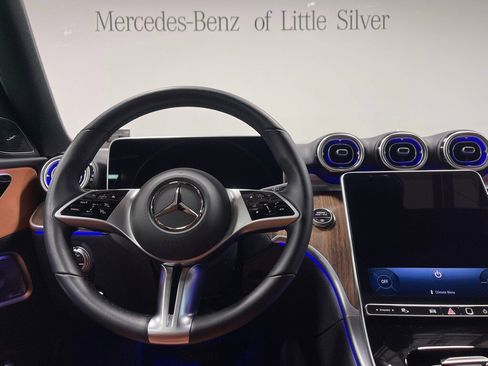 Used 2025 Mercedes-Benz C 300 4MATIC Sedan image 31