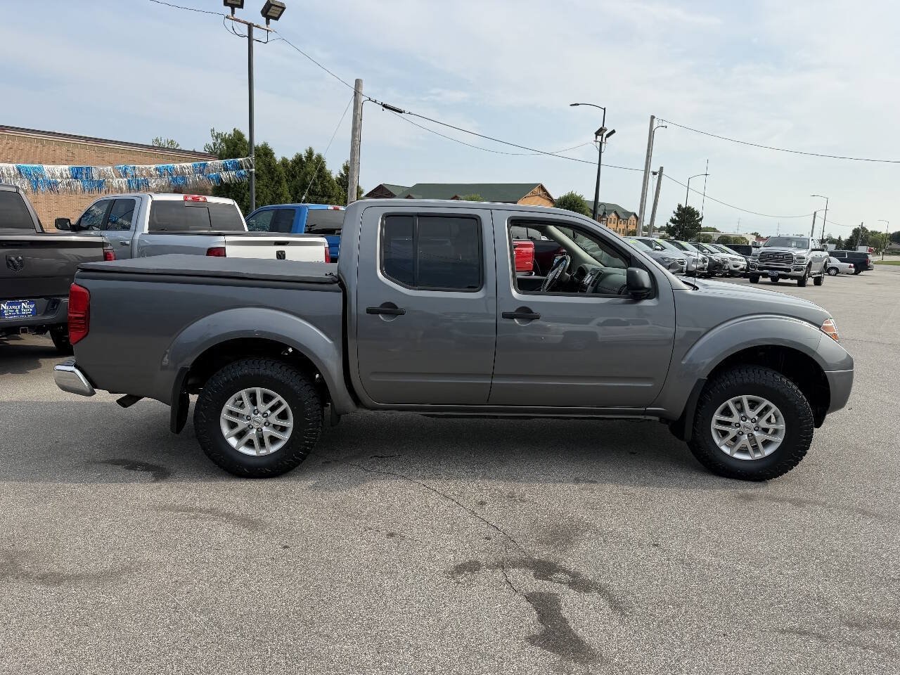 Used 2018 Nissan Frontier SV AWD/4WD image 9