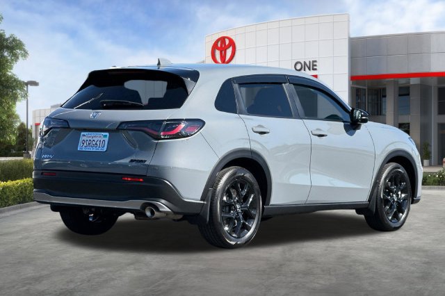 Used 2025 Honda HR-V Sport image 4