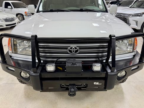 Used 2004 Toyota Land Cruiser image 25