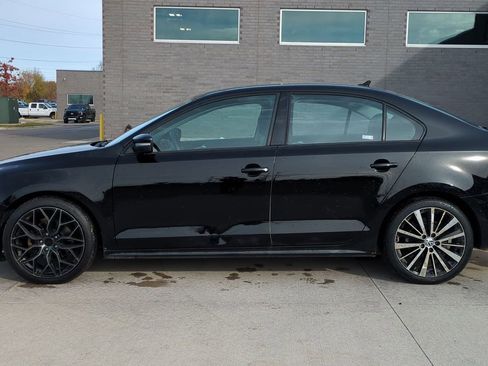 Used 2014 Volkswagen Jetta SE image 2