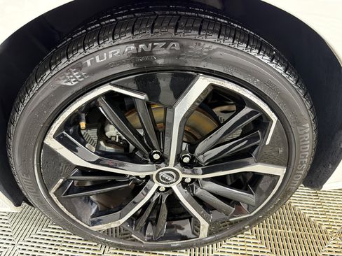 Used 2023 Nissan Altima 2.5 SR FWD image 11